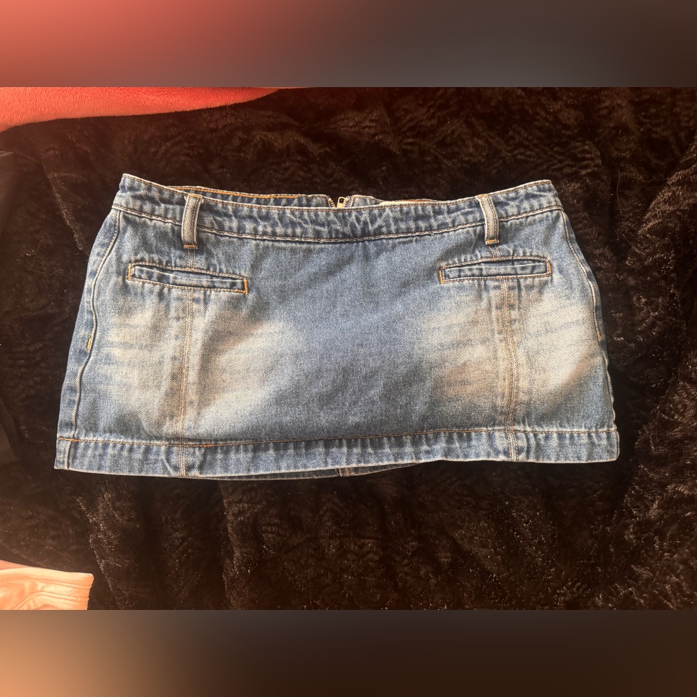 Low rise mini Jean skirt